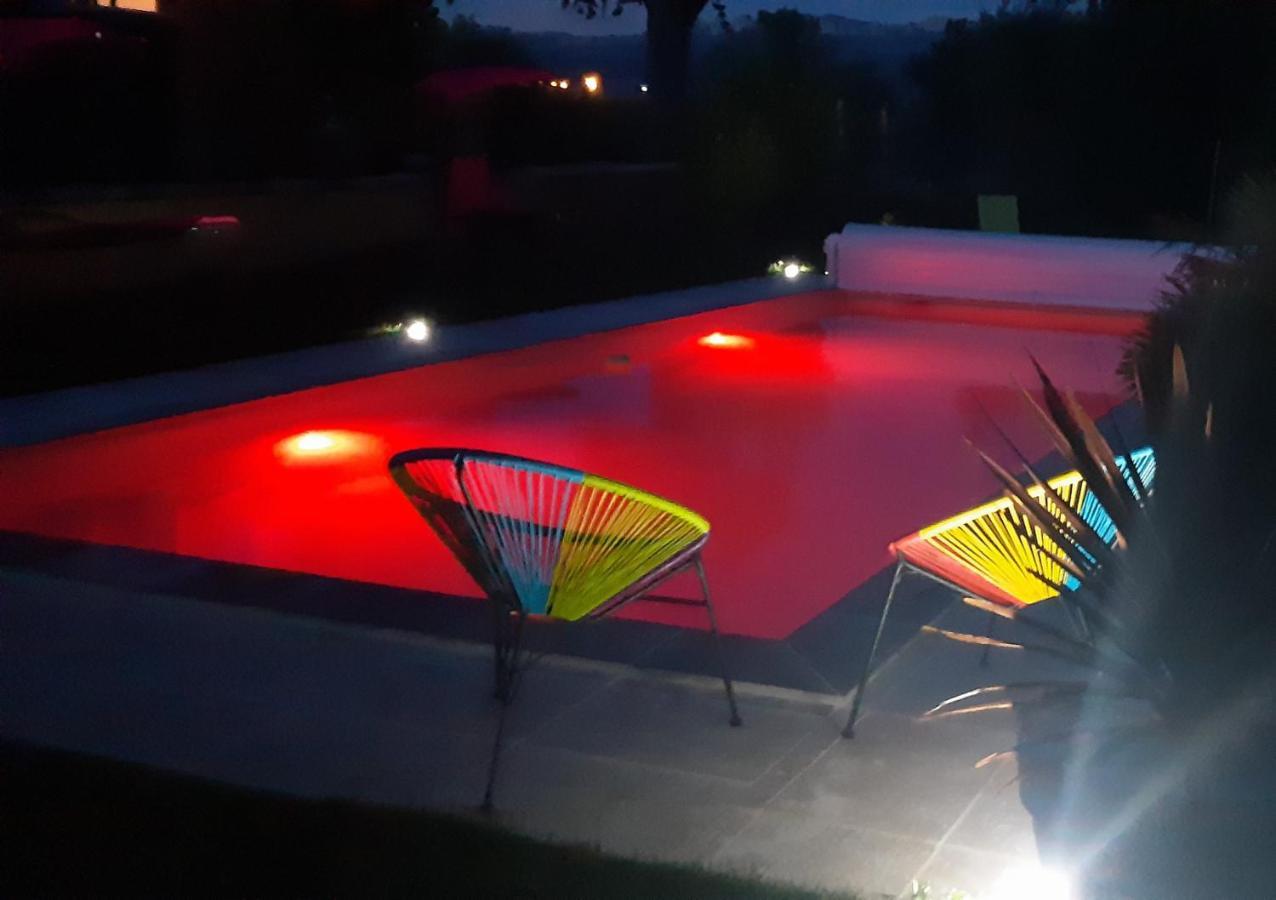 Bed and Breakfast La Cle Des Champs Chabeuil Exterior foto
